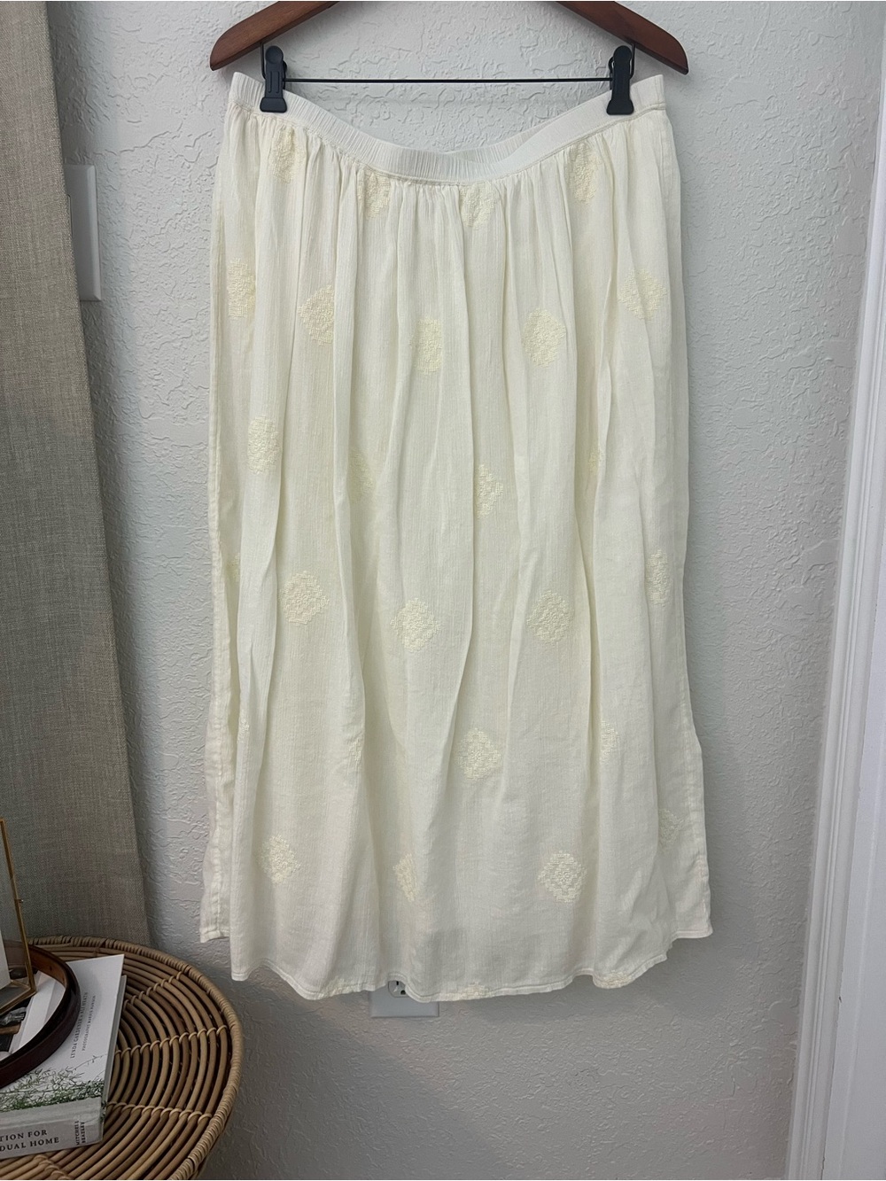 J.Jill White Embroidered Midi Skirt Women's Medium Boho Cottagecore Coastal